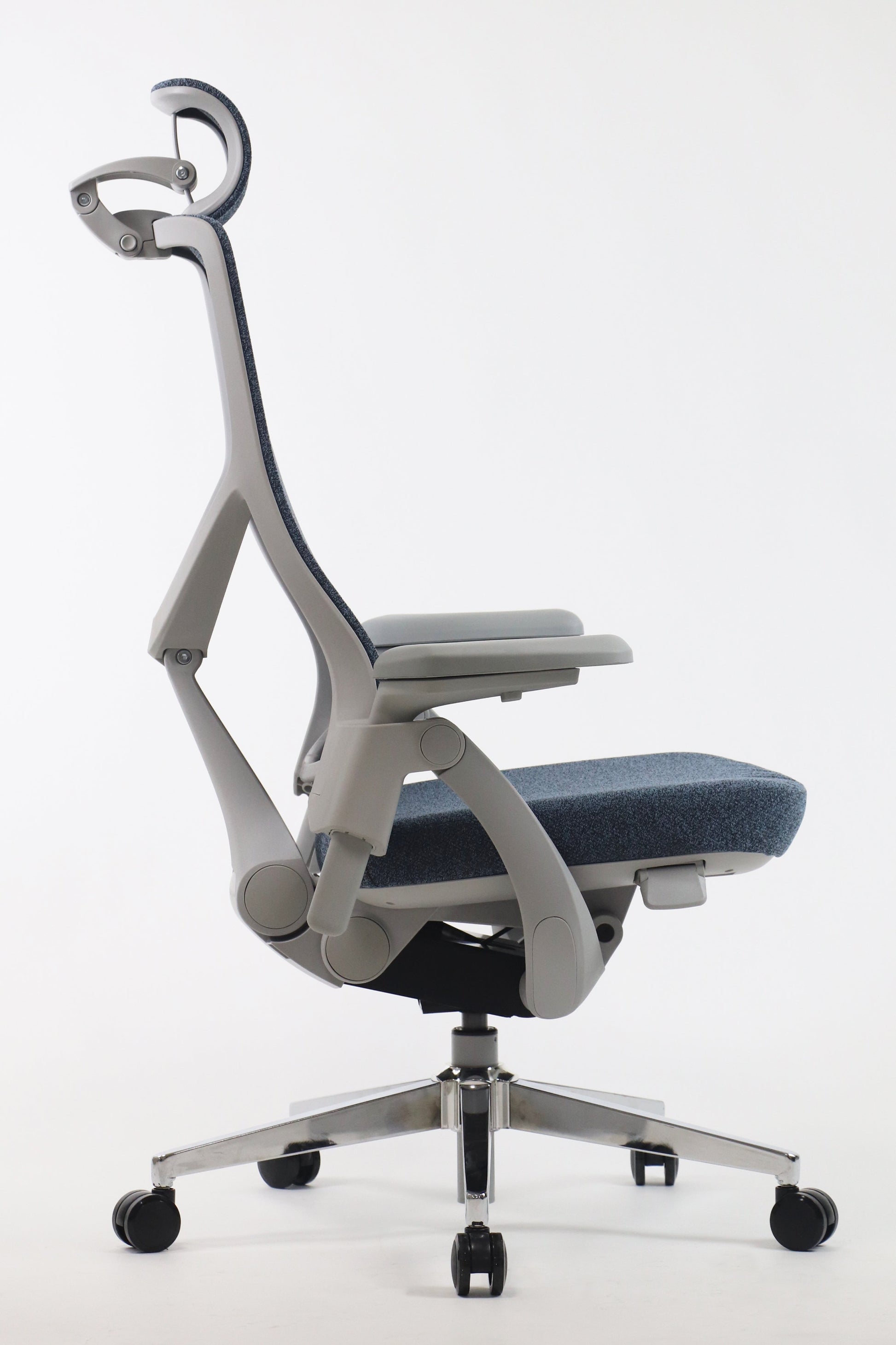 Gravity Luxury High Back Chair Cellbell