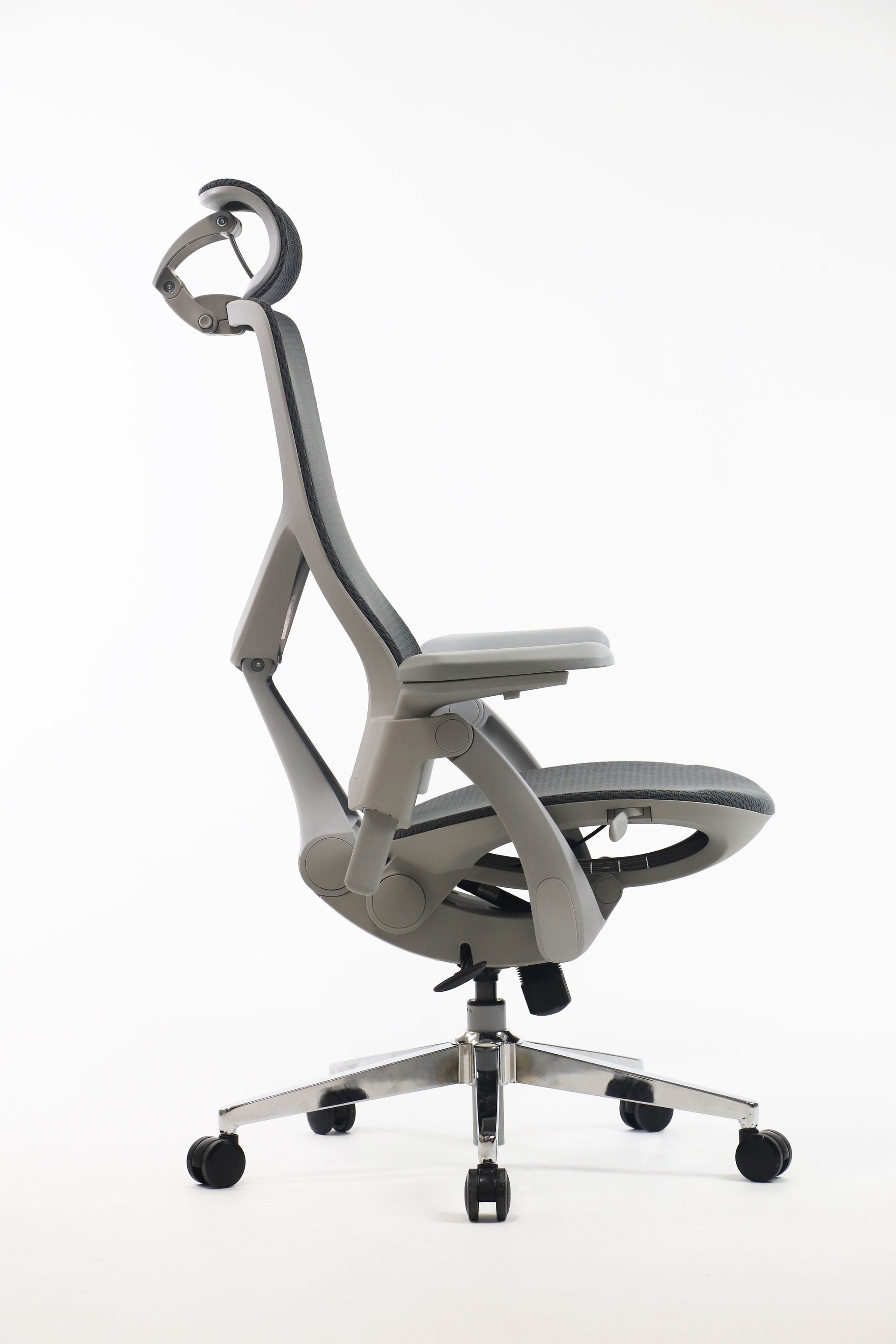 Gravity Luxury High Back Chair Cellbell