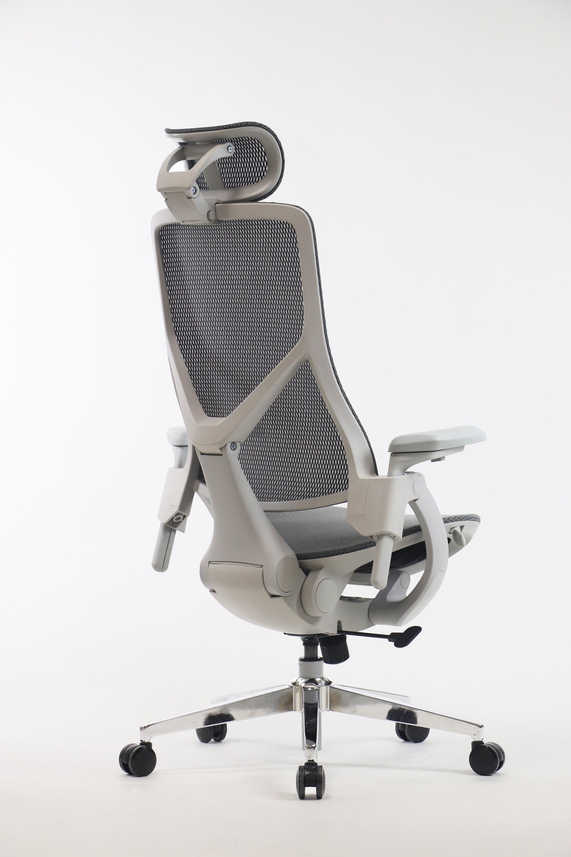 Gravity Luxury High Back Chair Cellbell