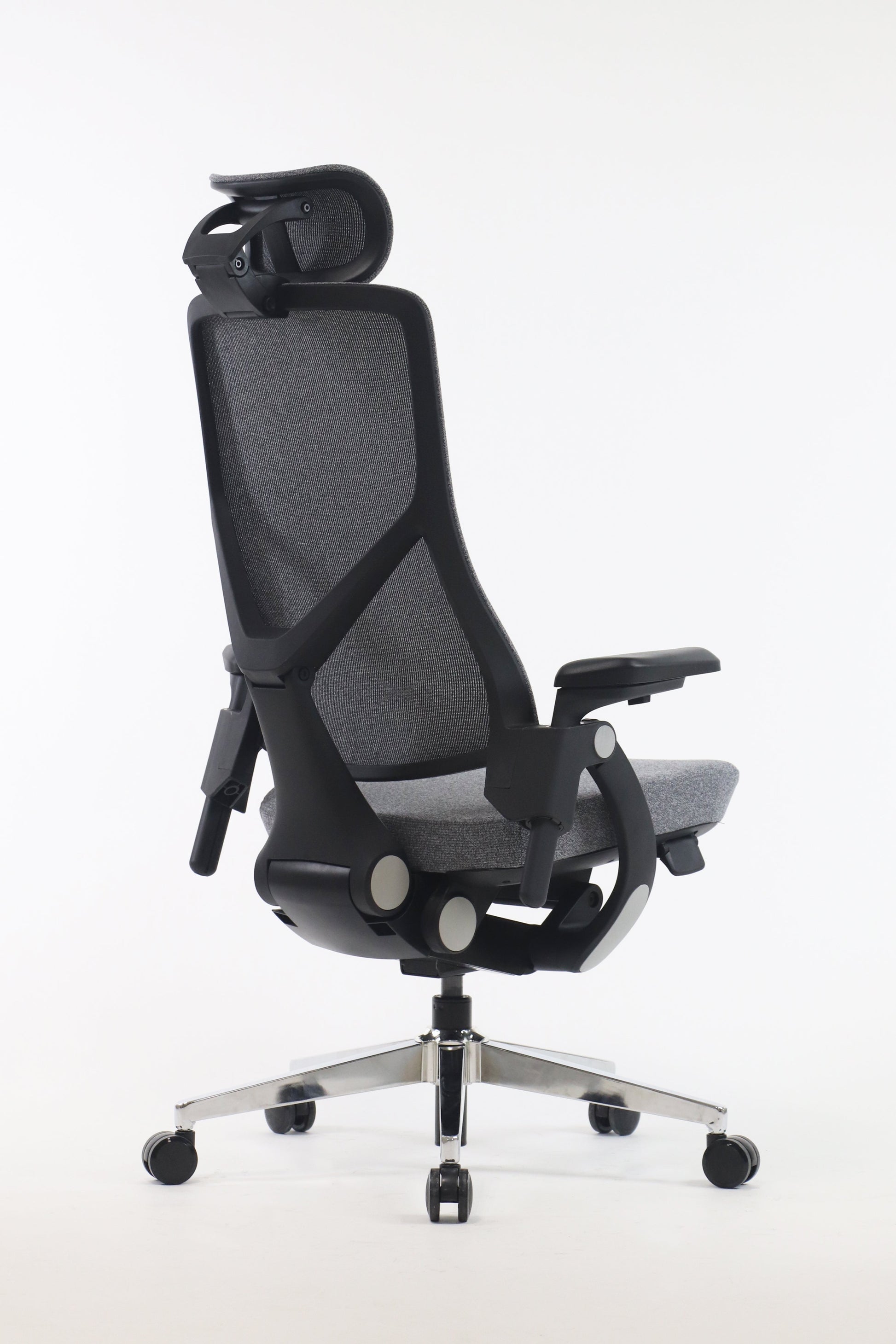 Gravity Luxury High Back Chair Cellbell