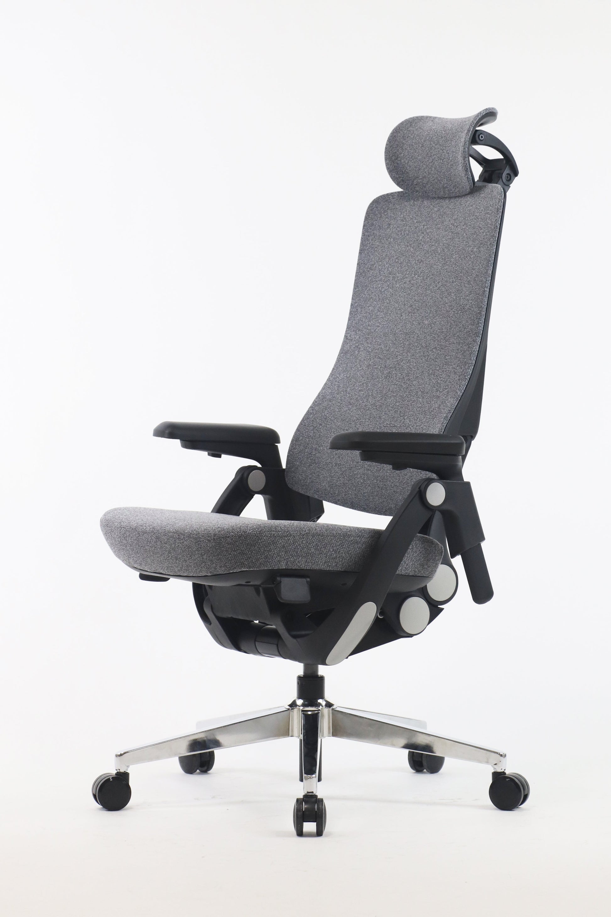 Gravity Luxury High Back Chair Cellbell